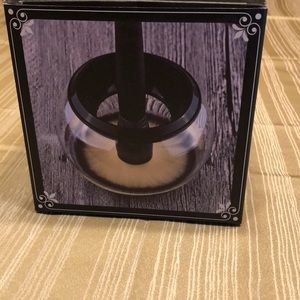 Automatic make up brush cleaner